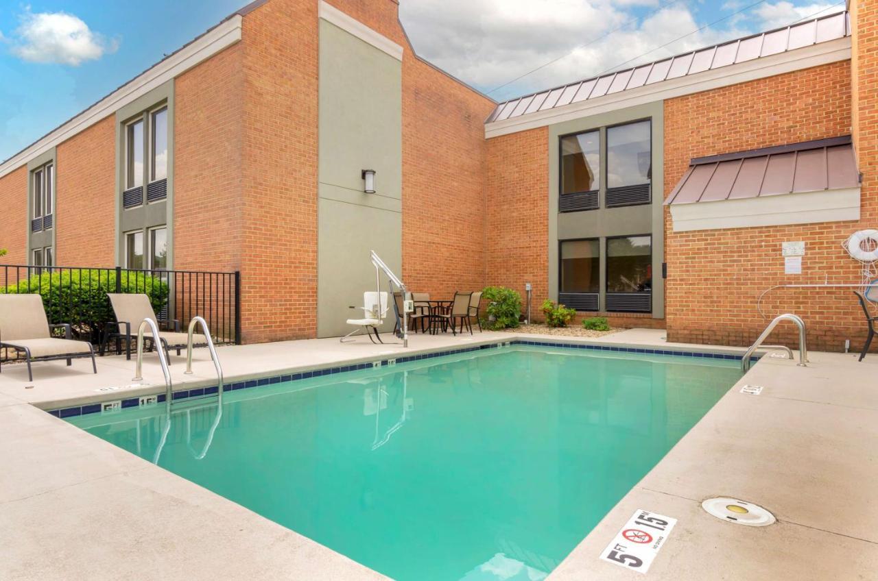 Best Western North Roanoke Troutville Экстерьер фото
