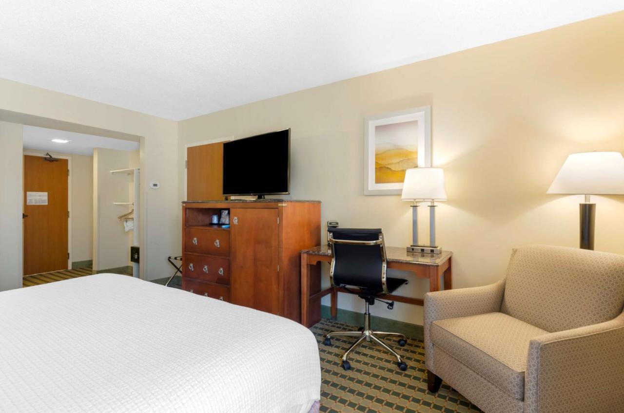 Best Western North Roanoke Troutville Экстерьер фото